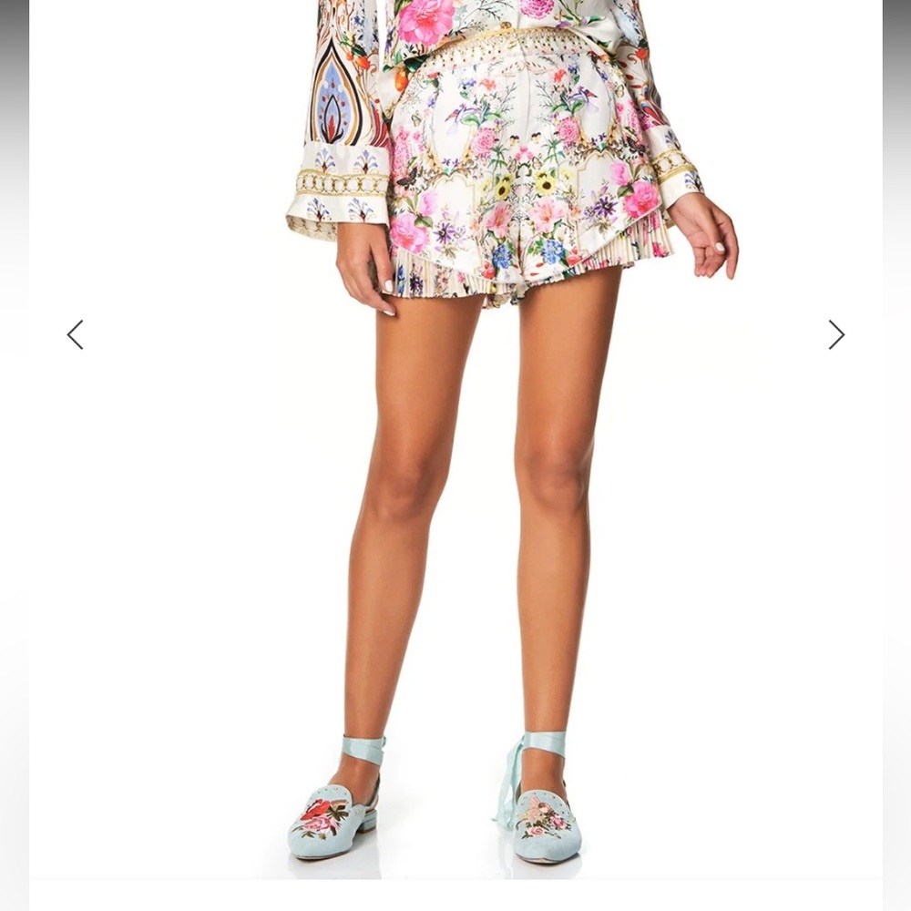 Camilla Boheme Shorts With Pleat Underlay, Floral Silk - Picture 6 of 8
